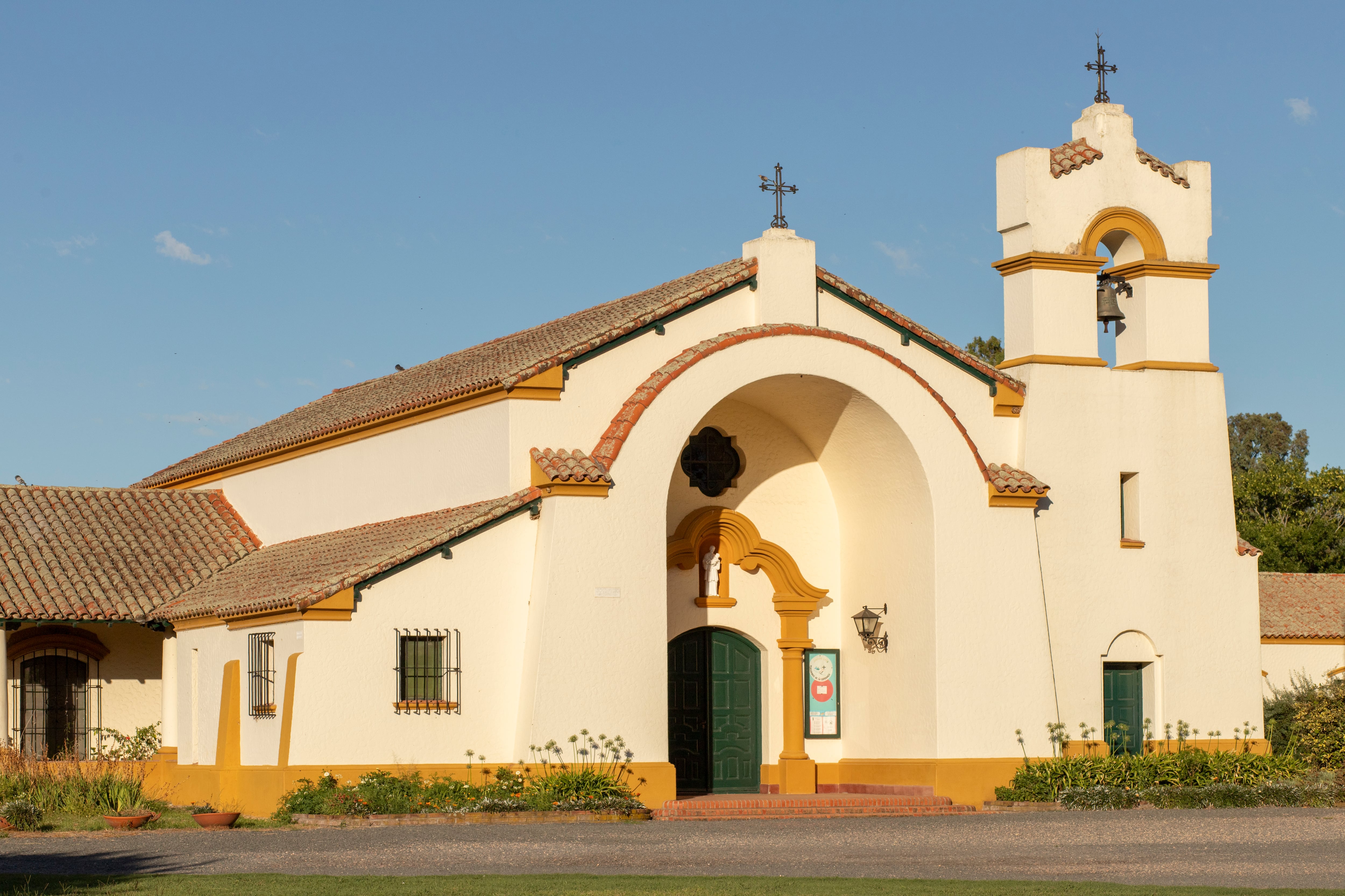 El Monasterio de Los Toldos tiene una quesería y hospedería