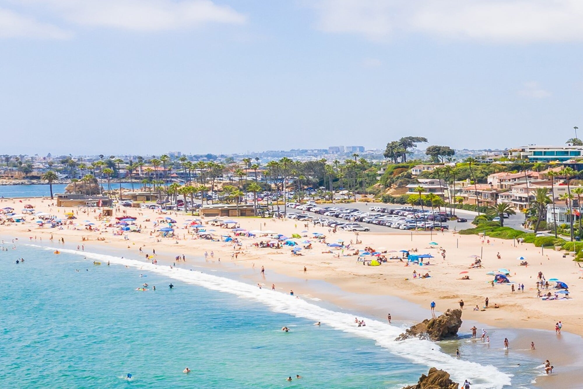 Corona del Mar es un barrio costero de la ciudad de Newport Beach, California