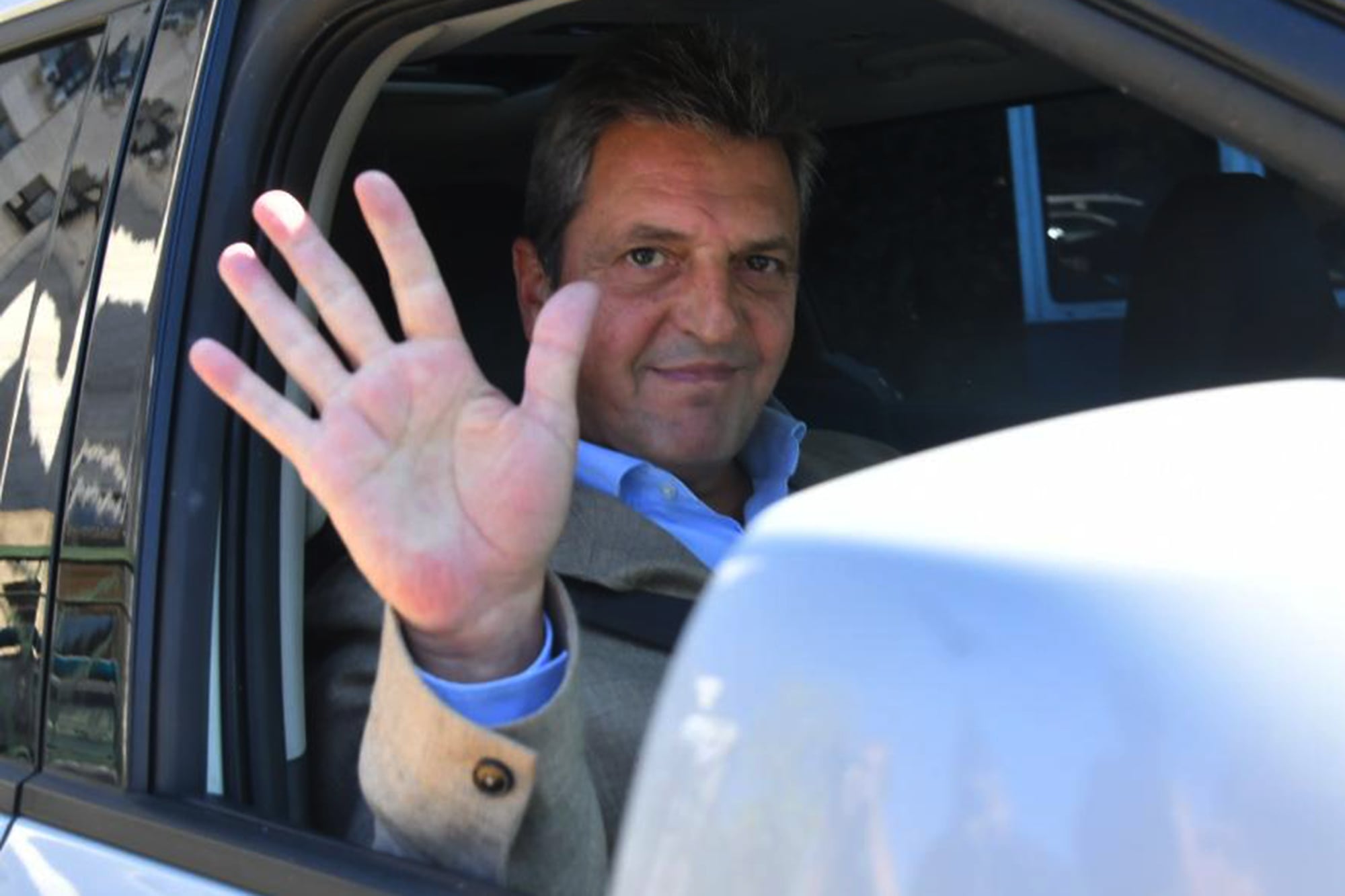 El peronismo observa la caída de Milei en las encuestas y debate con qué perfil de candidato enfrentarlo: ¿kirchnerista o moderado? 6 Sergio Massa