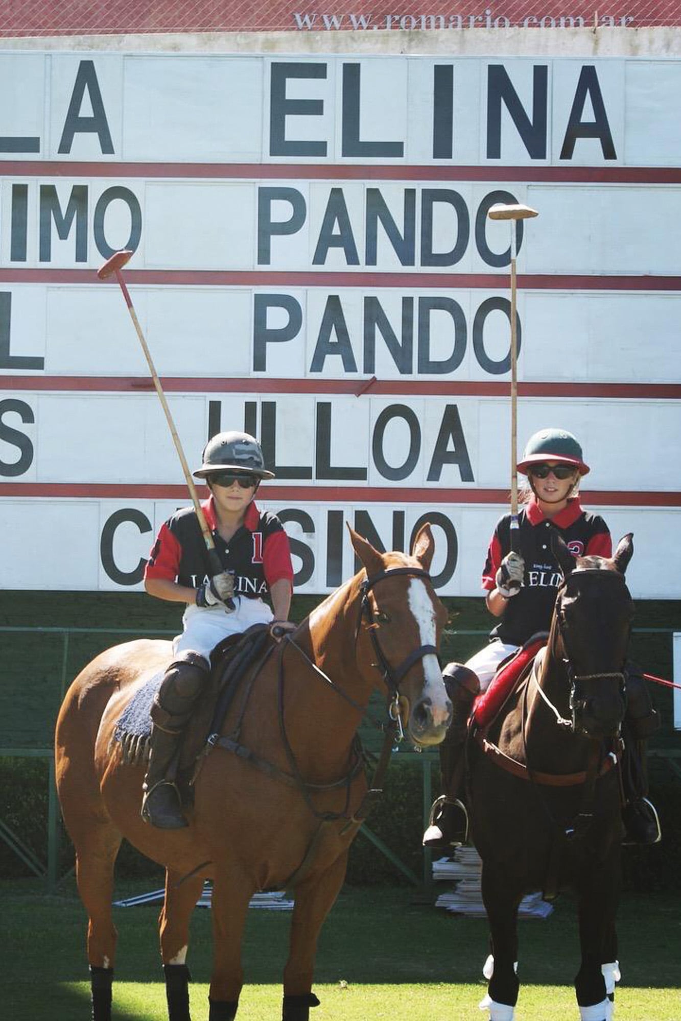 A sus 11 y 12 años, compartiendo equipo en la Copa Tolo Polo, en Palermo. Eran tiempos en los que coincidían en la escuela de polo Santa Helena de Duggan, que funcionaba en Lavinia, el campo de él