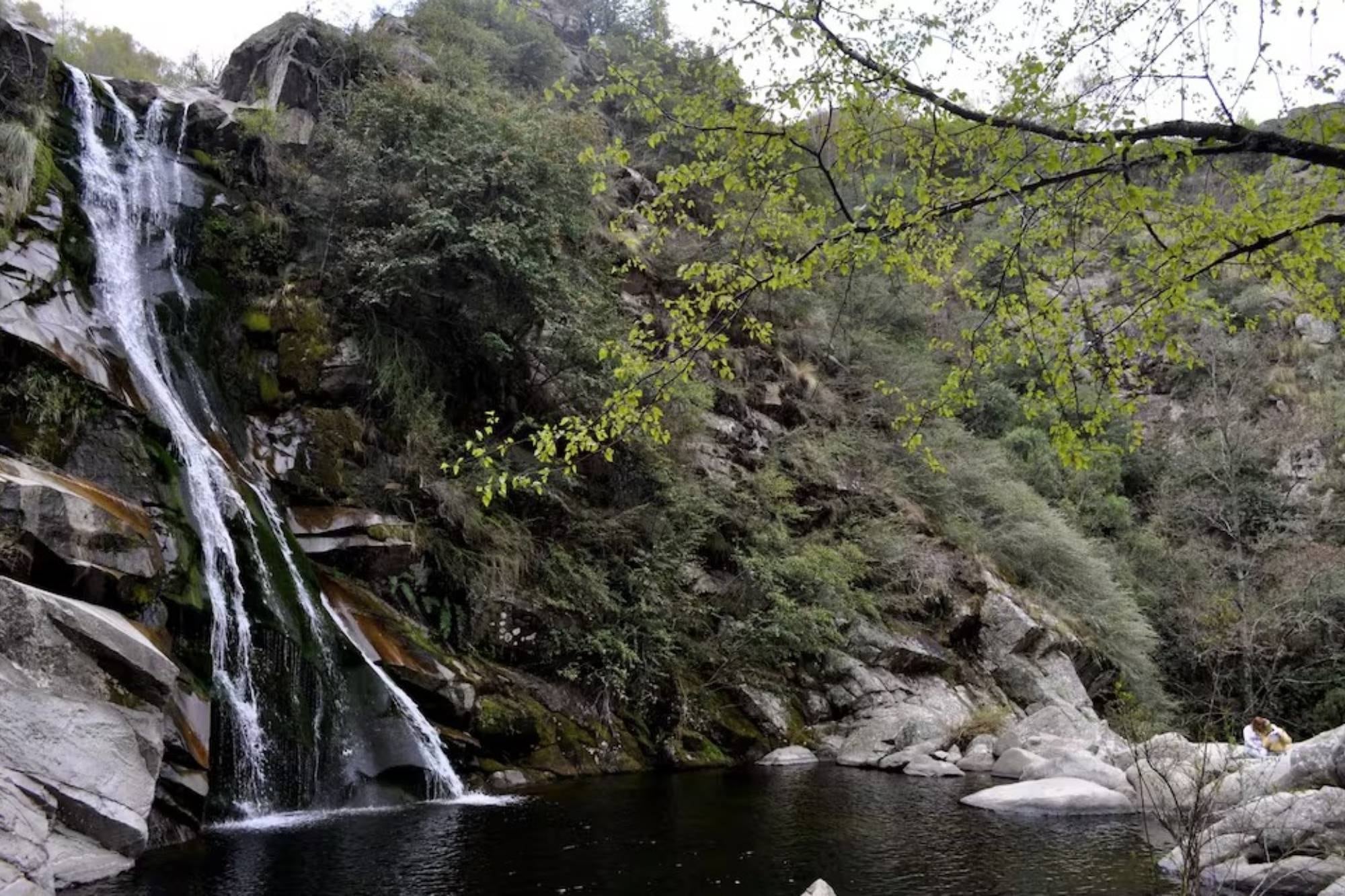 Córdoba: un hombre falleció al ahogarse en una cascada de La Cumbrecita