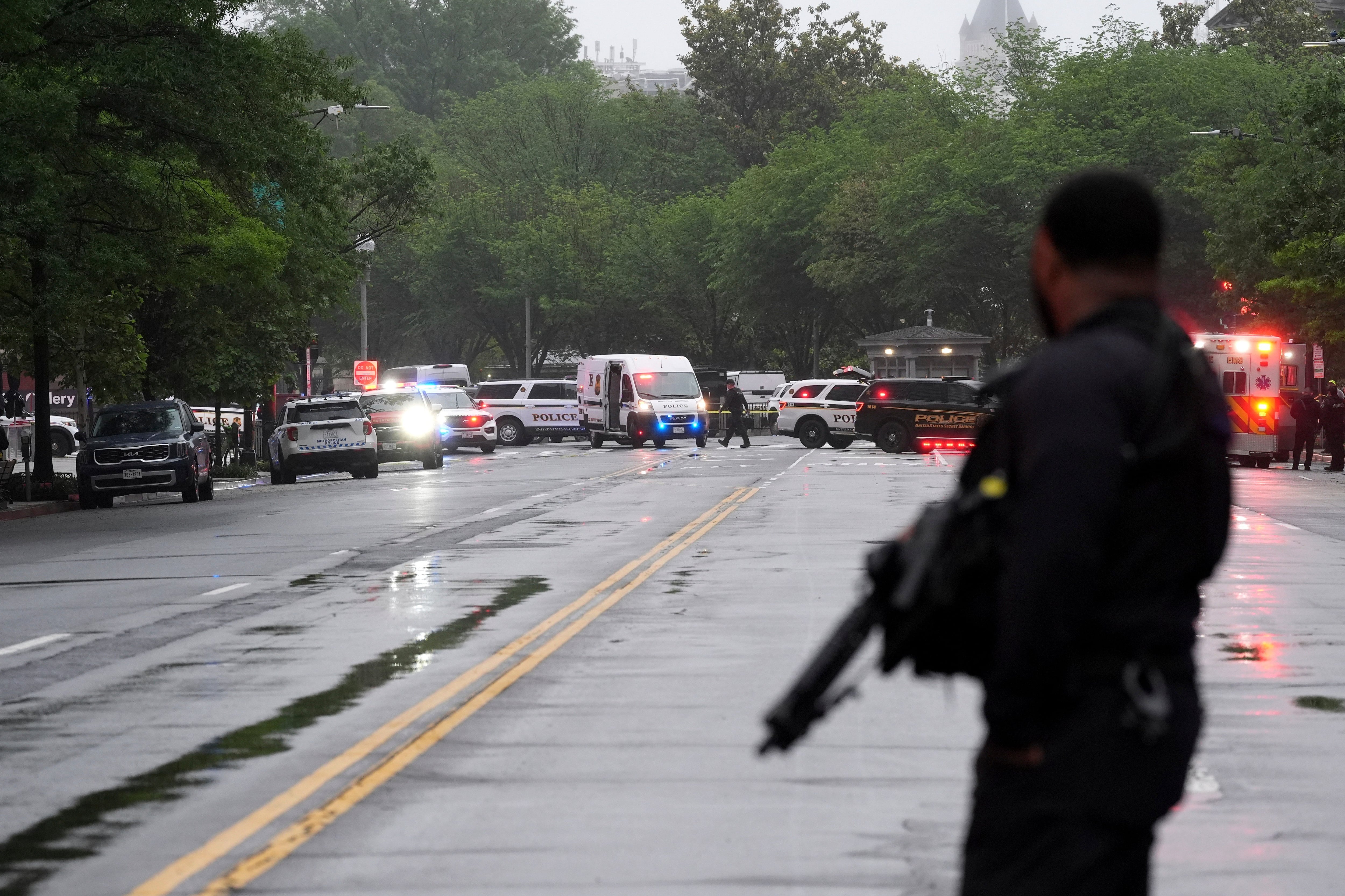 Fuerte presencia policial en los alrededores de la Casa Blanca