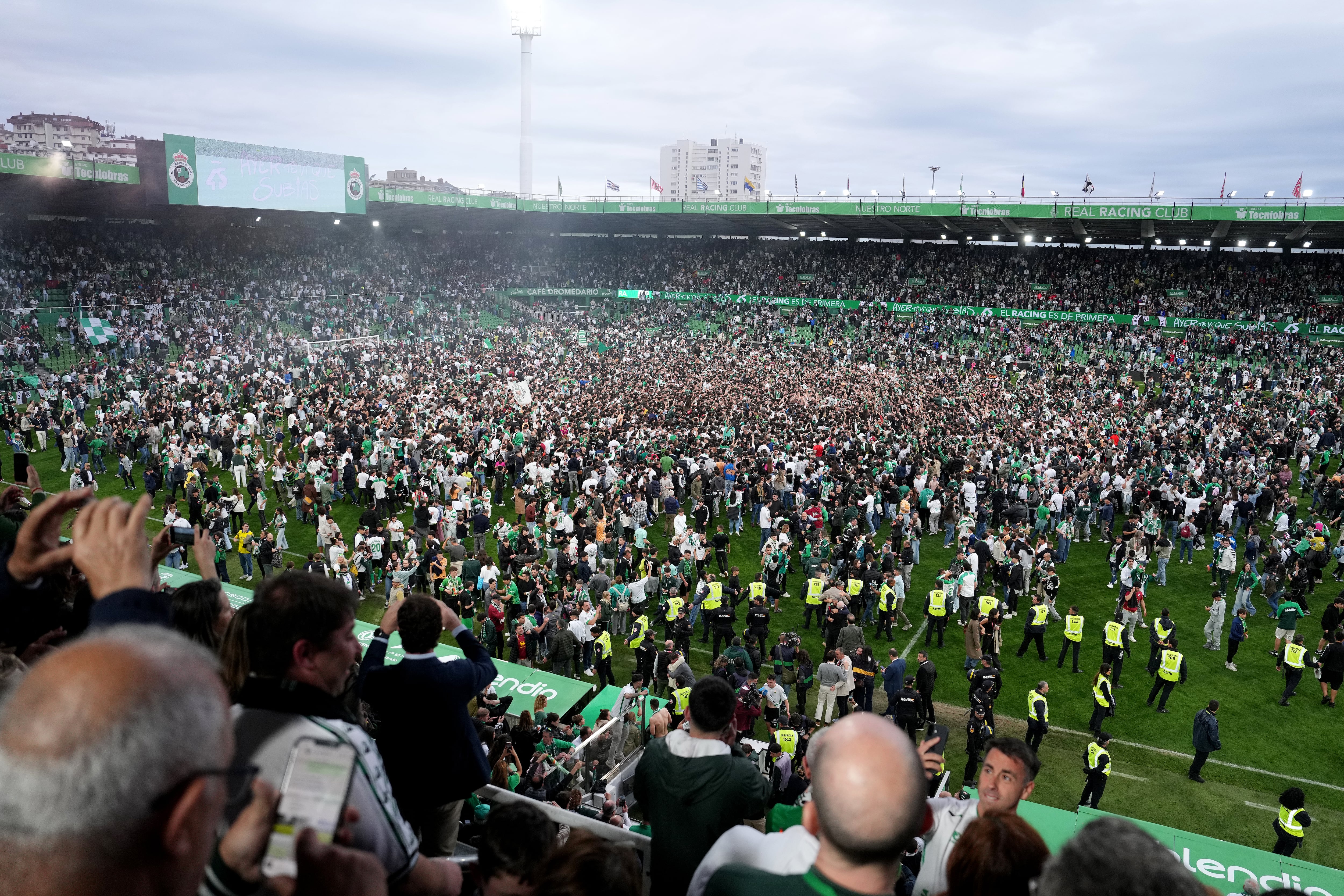Racing de Santander volvió a la primera división de España tras 14 años, de la mano de un matemático argentino