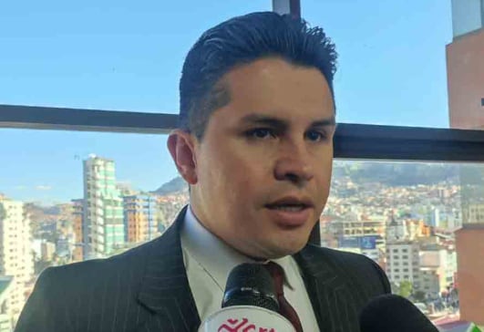 El legislador Rojas en declaraciones a la prensa