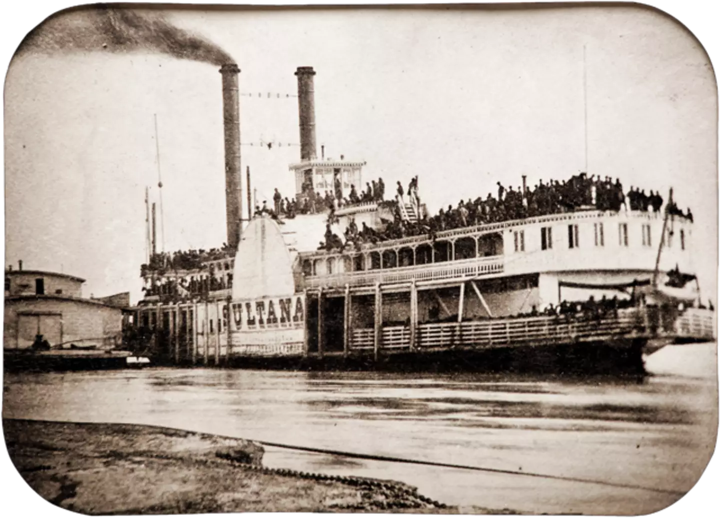 El barco de vapor Sultana explotó y se hundió mientras navegaba por el río Misisipi. Foto: Museo del Desastre Sultana