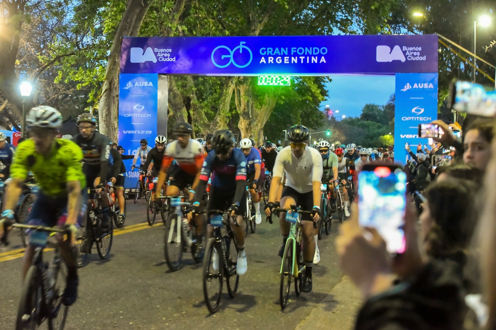 La Ciudad de Buenos Aires es escenario de una carrera de ciclismo de ruta amateur