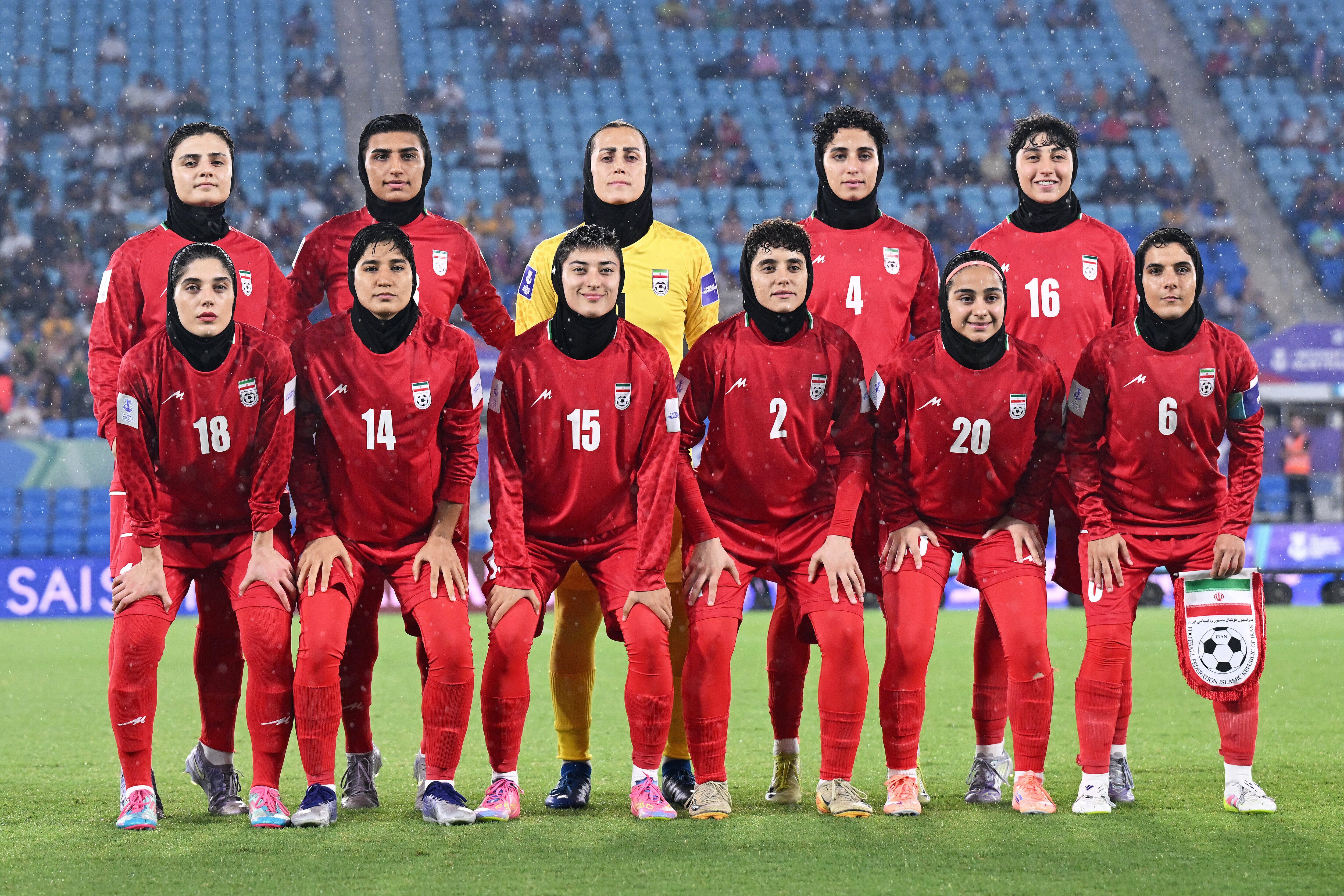 ARCHIVO - Las jugadoras de Irán posan para una foto de equipo antes del juego de fútbol de la Copa Asiática Femenina entre Irán y Filipinas en Robina, Australia, el domingo 8 de marzo de 2026. (Dave Hunt/AAPImage vía AP, Archivo)