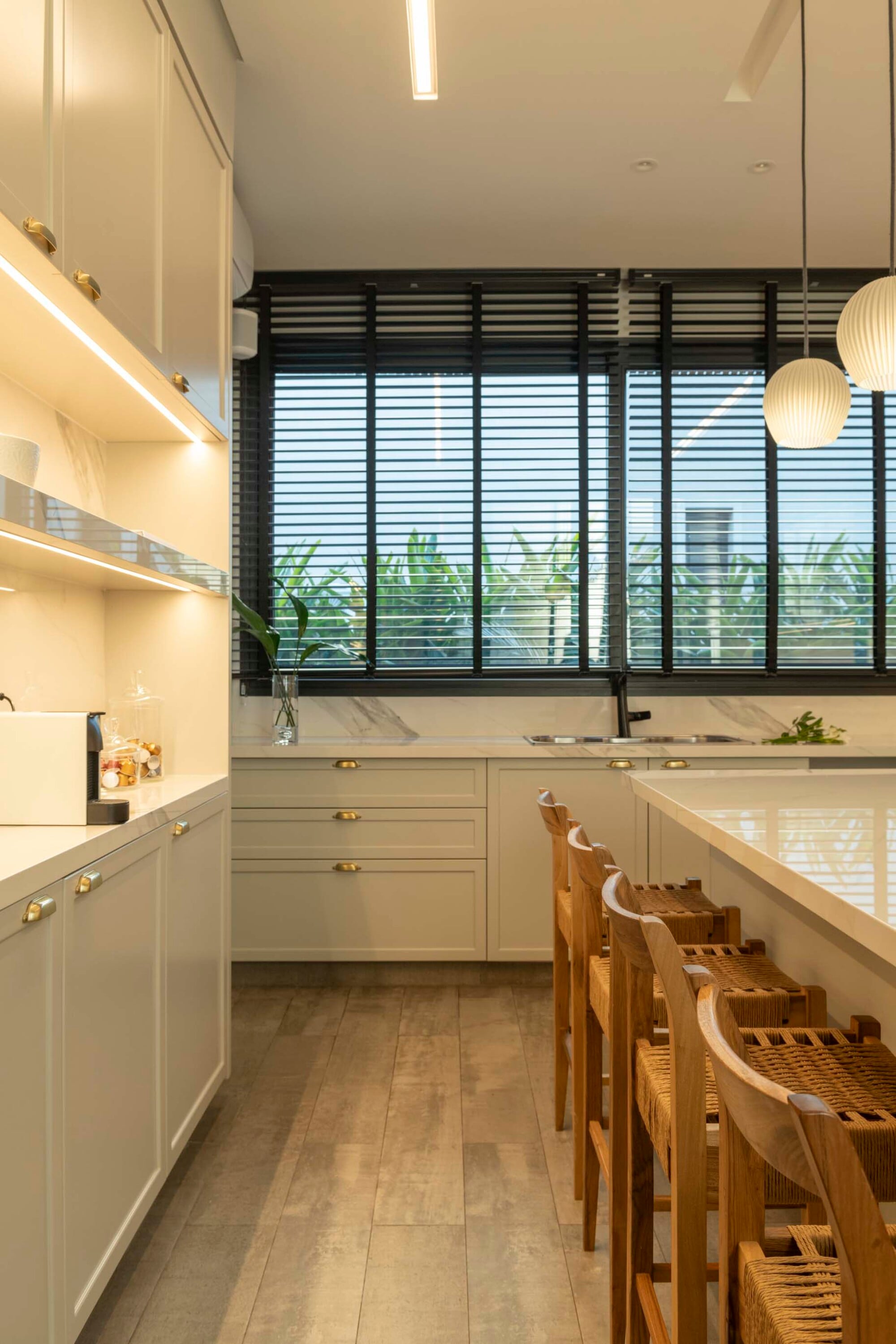 Revestimientos en porcelanato Portobello SBG Brasilia Concreto Grafite Natural.