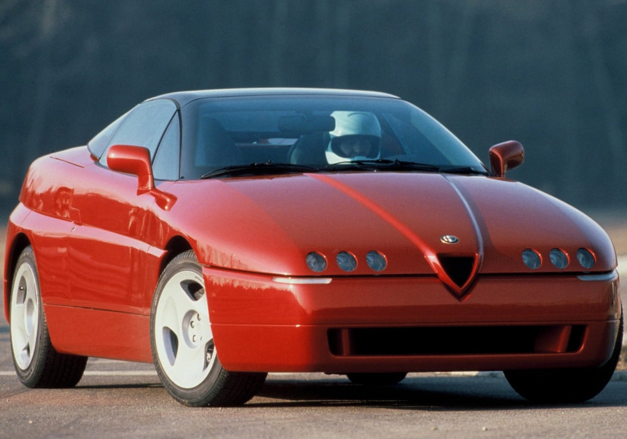 Los 5 concept cars que de tan adelantados a su época nunca se fabricaron 11 El Alfa Romeo 164 Proteo fue diseñado por Walter de Silva con colaboración de Pininfarina