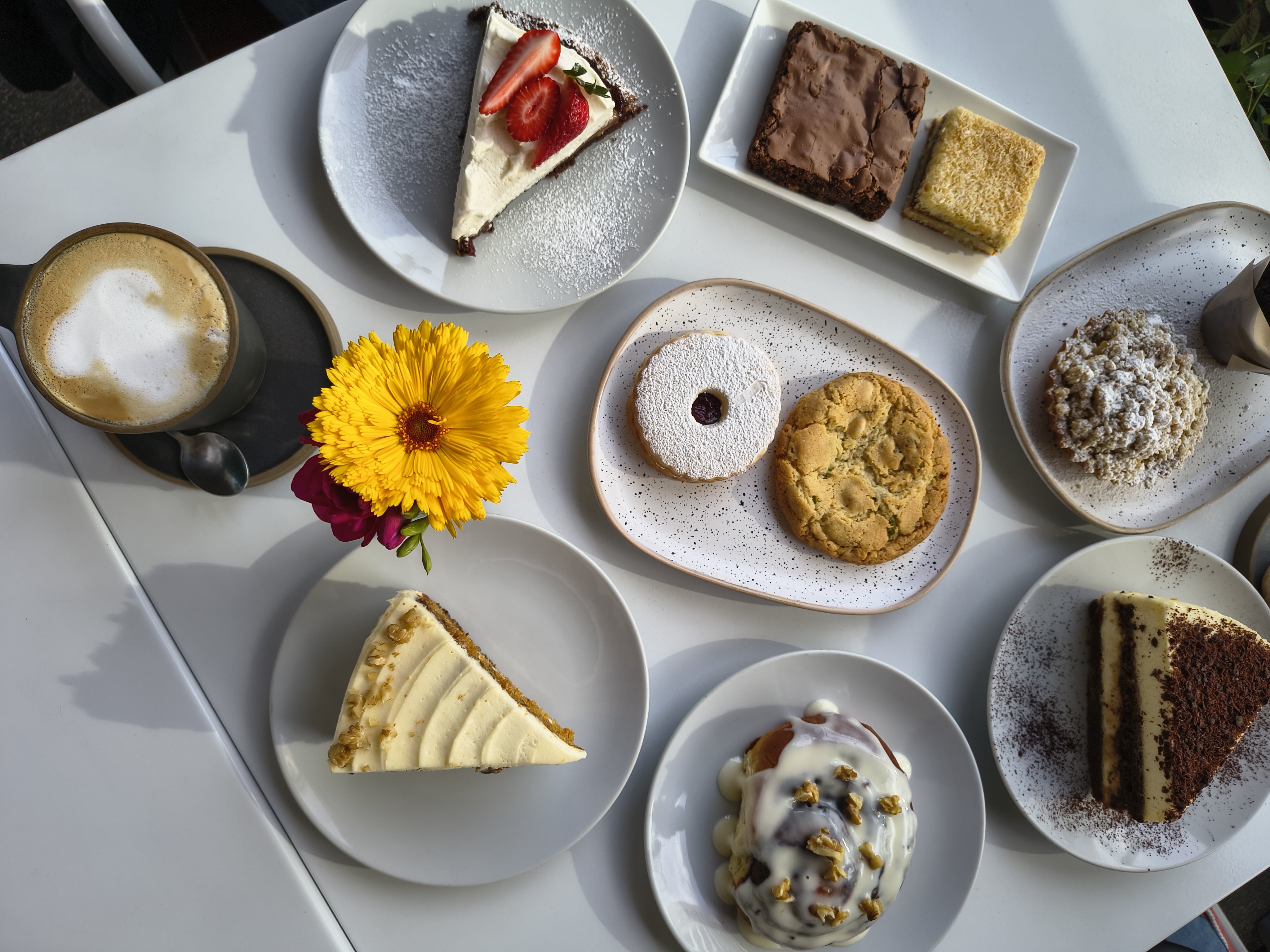 El café con una de las mejores vistas de Recoleta que se construyó sobre los restos de un bombardeo atroz
