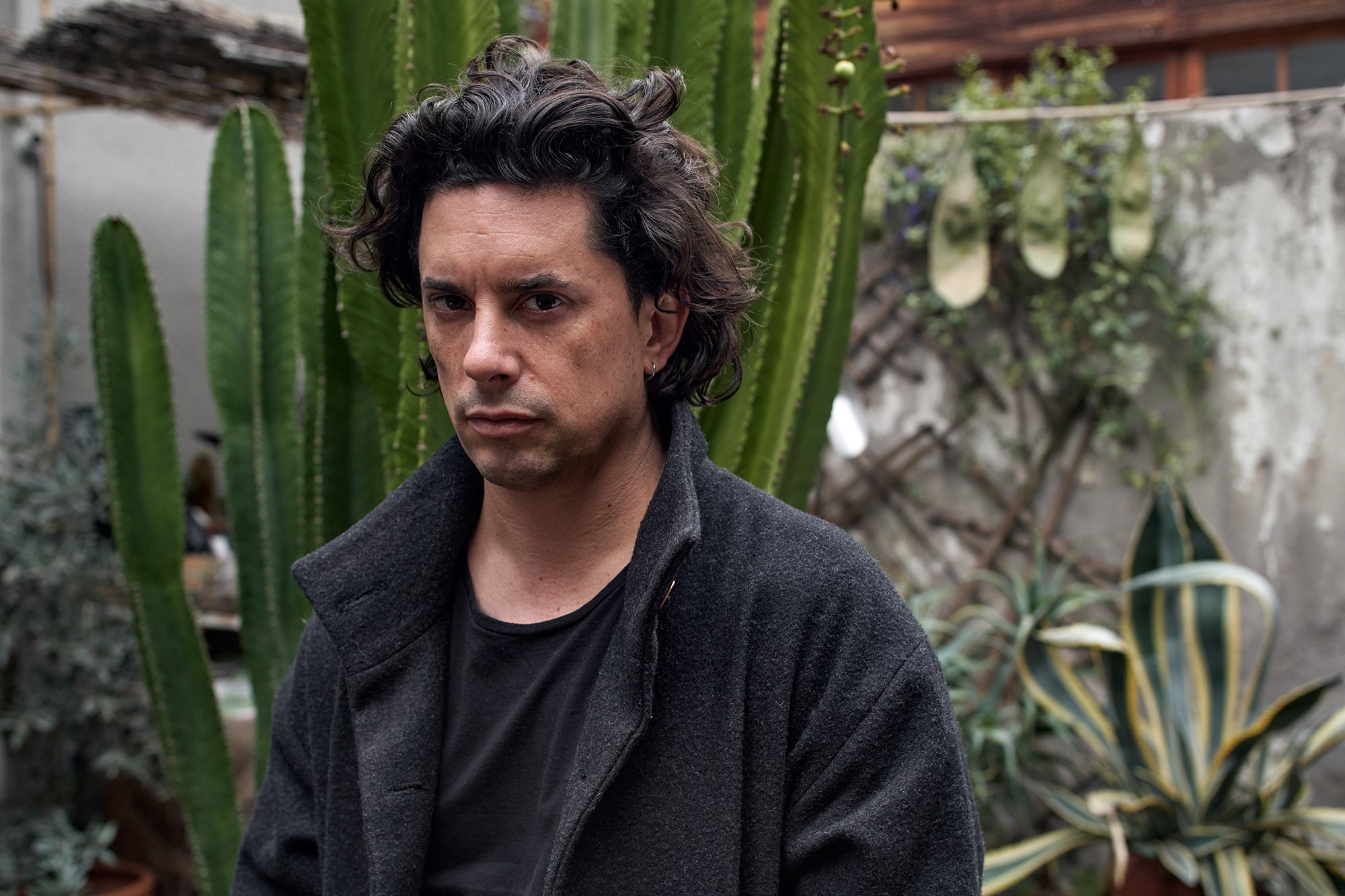 Benjamín Labatut: "Hacerse escritor es hacerse un harakiri"