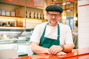 Llegó de Francia hace 35 años y hoy abre un restaurante con sello francés, especializado en pollo a las brasas