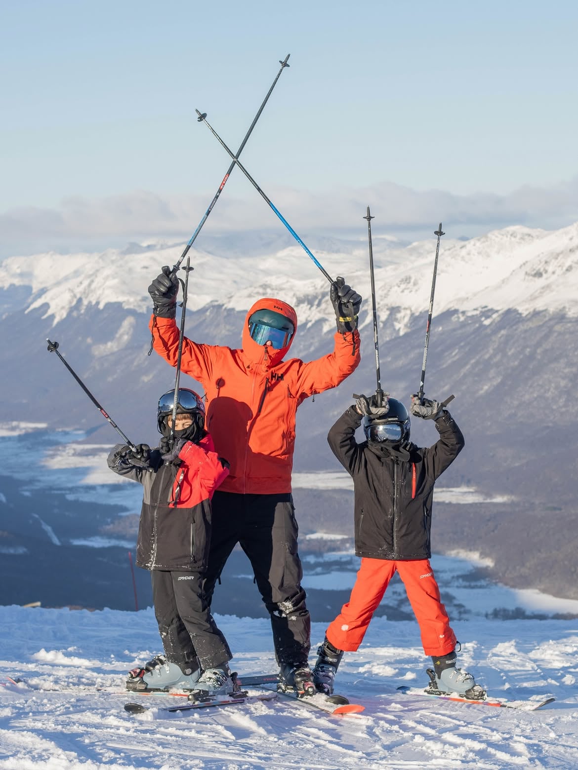 El cocinero, Lorenzo y Lautaro esquiaron en Cerro Castor