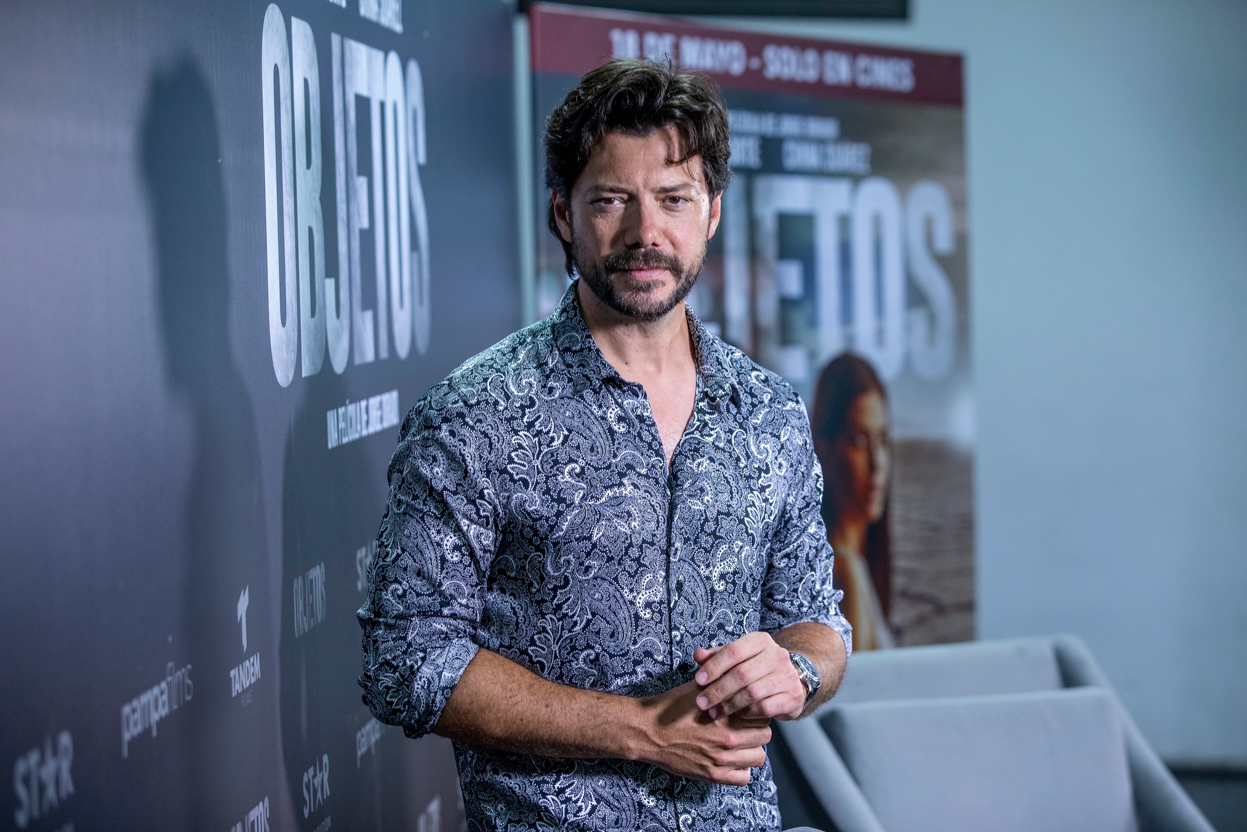 En la nueva Nueve reinas, Alvaro Morte hará el papel que inmortalizó Ricardo Darín.