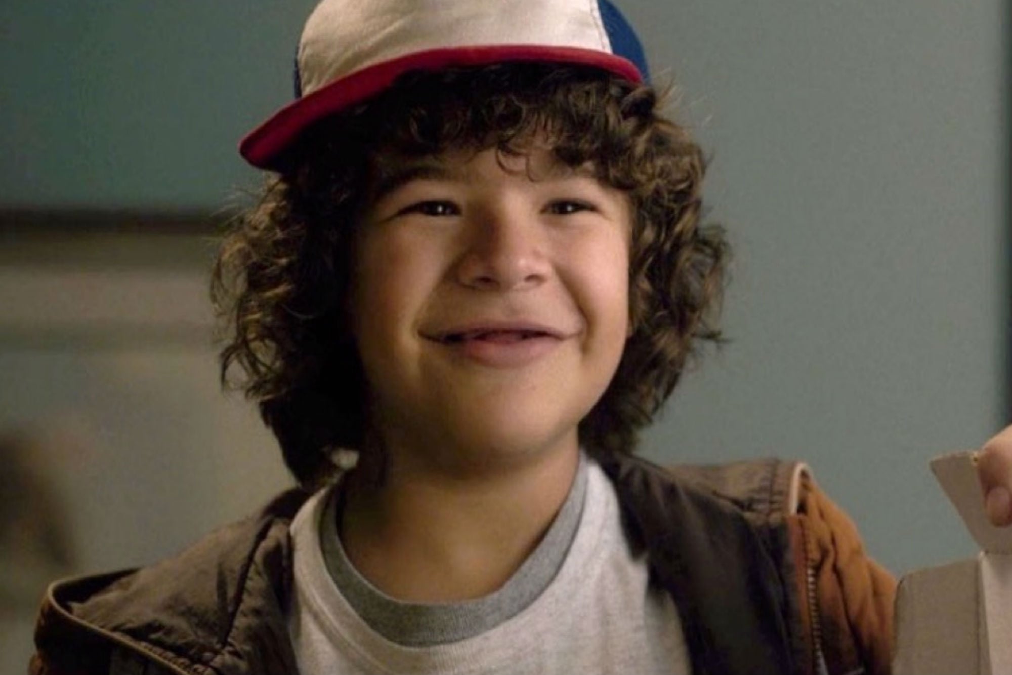 La performance viral de Gaten Matarazzo en un conocido evento deportivo antes de ser una estrella de Stranger Things