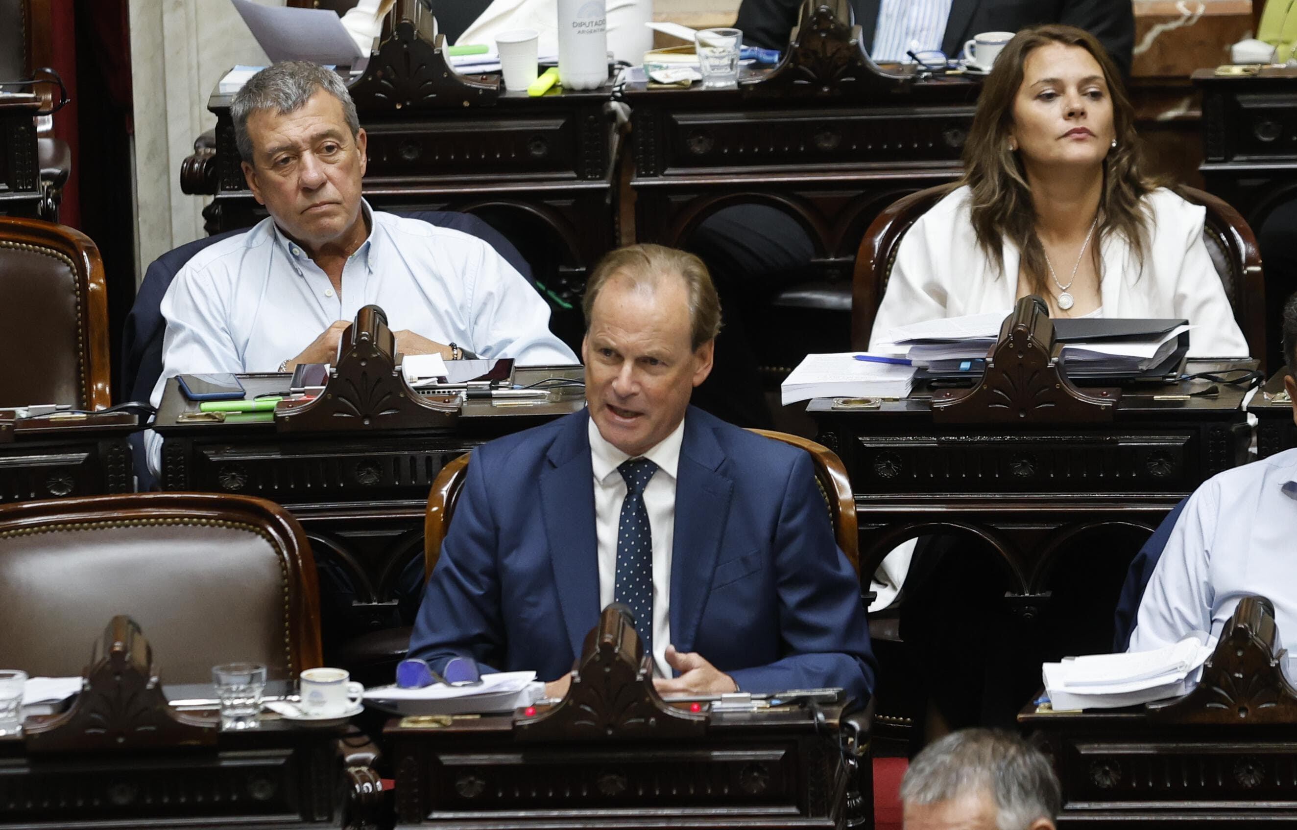 El diputado Bordet durante la sesión por la