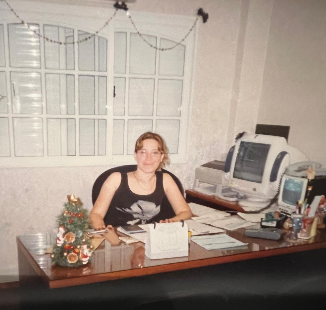 Viviana, la hermana de Diego, en los comienzos de la compañía que hoy dirigen juntos