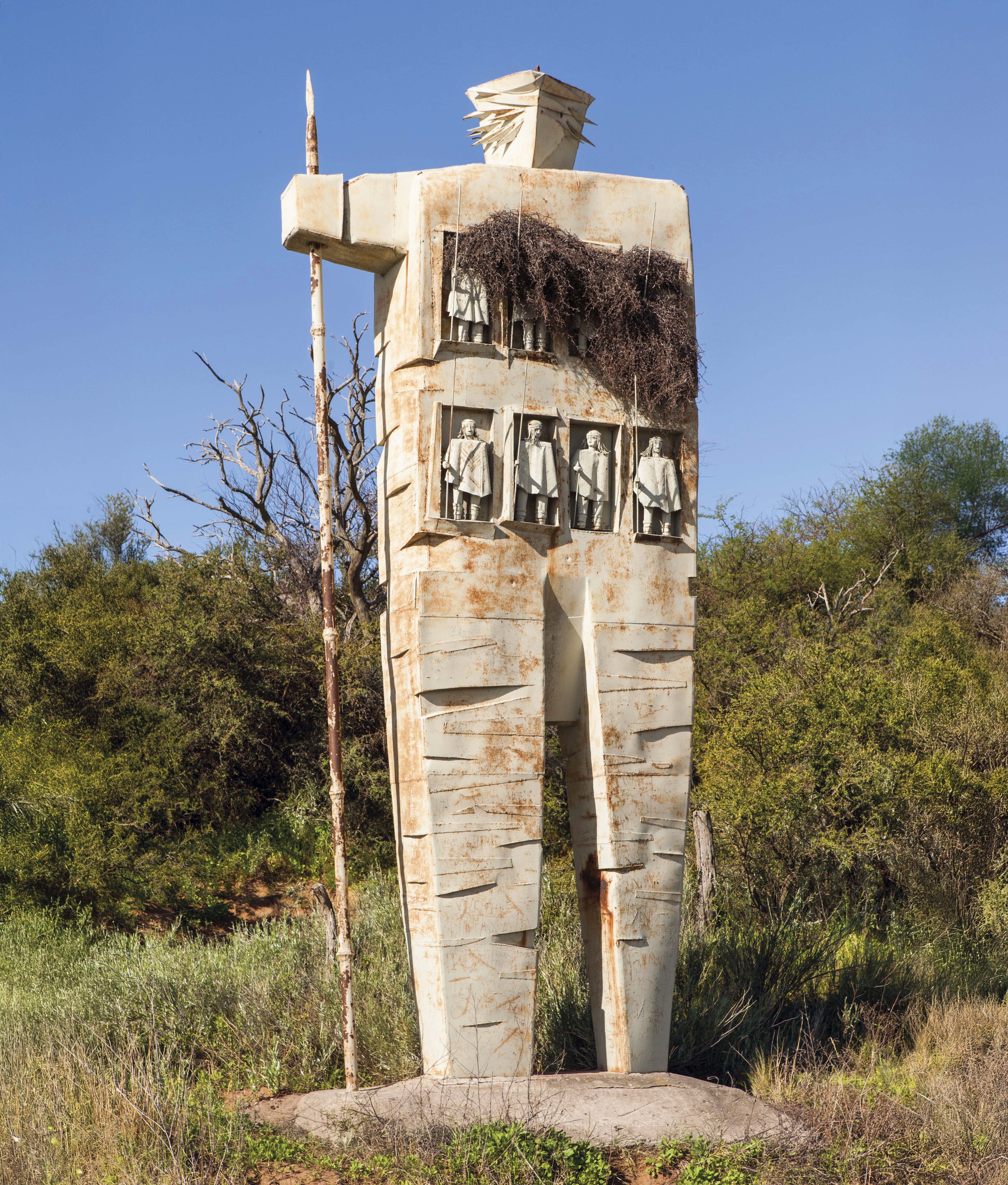 Monumento ranquel en Leuvucó, inaugurado en 1999