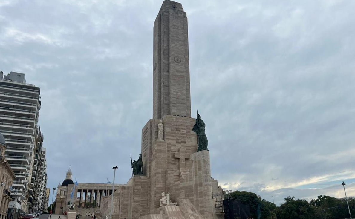 Santa Fe: tras 9 años de obras y pausas, reinauguran el Monumento a la Bandera con una ceremonia multitudinaria