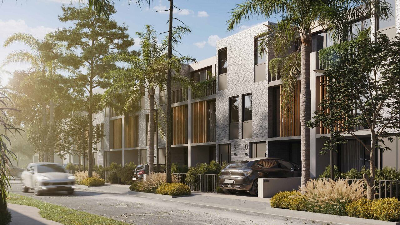 Otro de los emprendimientos inmobiliarios en el Camino de los Remeros es un barrio cerrado de townhouses