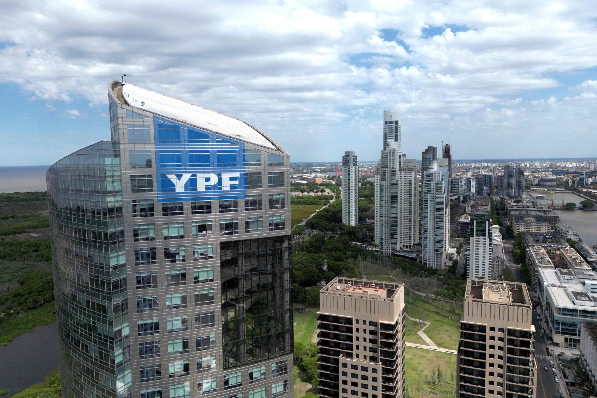 La Cámara de Comercio de Estados Unidos en la Argentina celebró el fallo favorable en el caso YPF