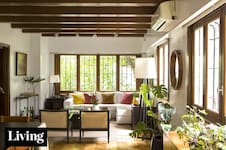 Actualizó la casa de una familia amiga por etapas, sin obra húmeda, y conservando el encanto de su historia