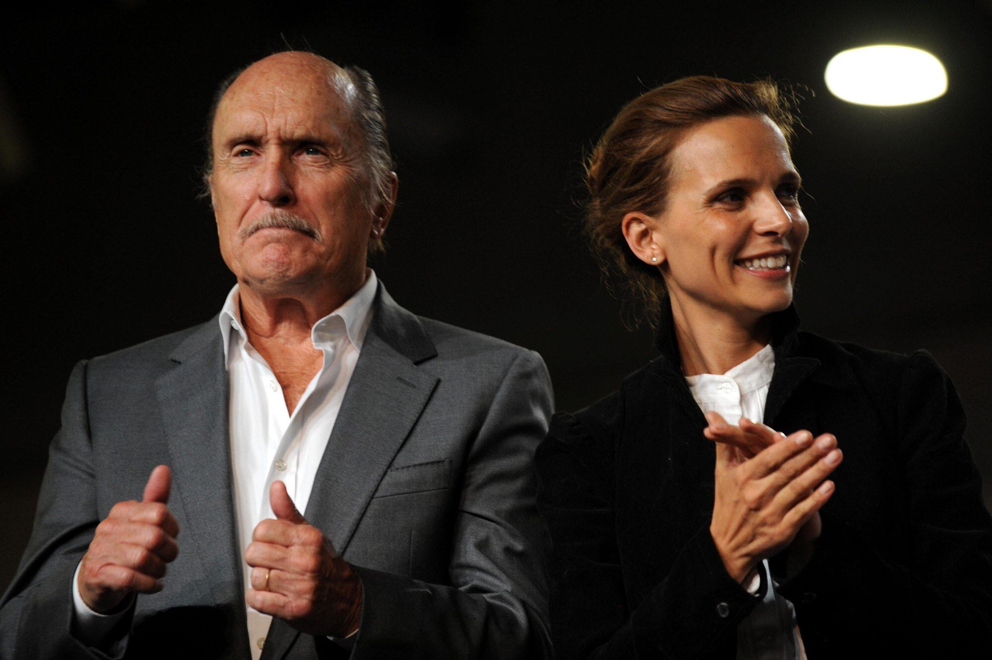 Robert Duvall junto a su esposa, Luciana Pedraza, a quien conoció en 1996