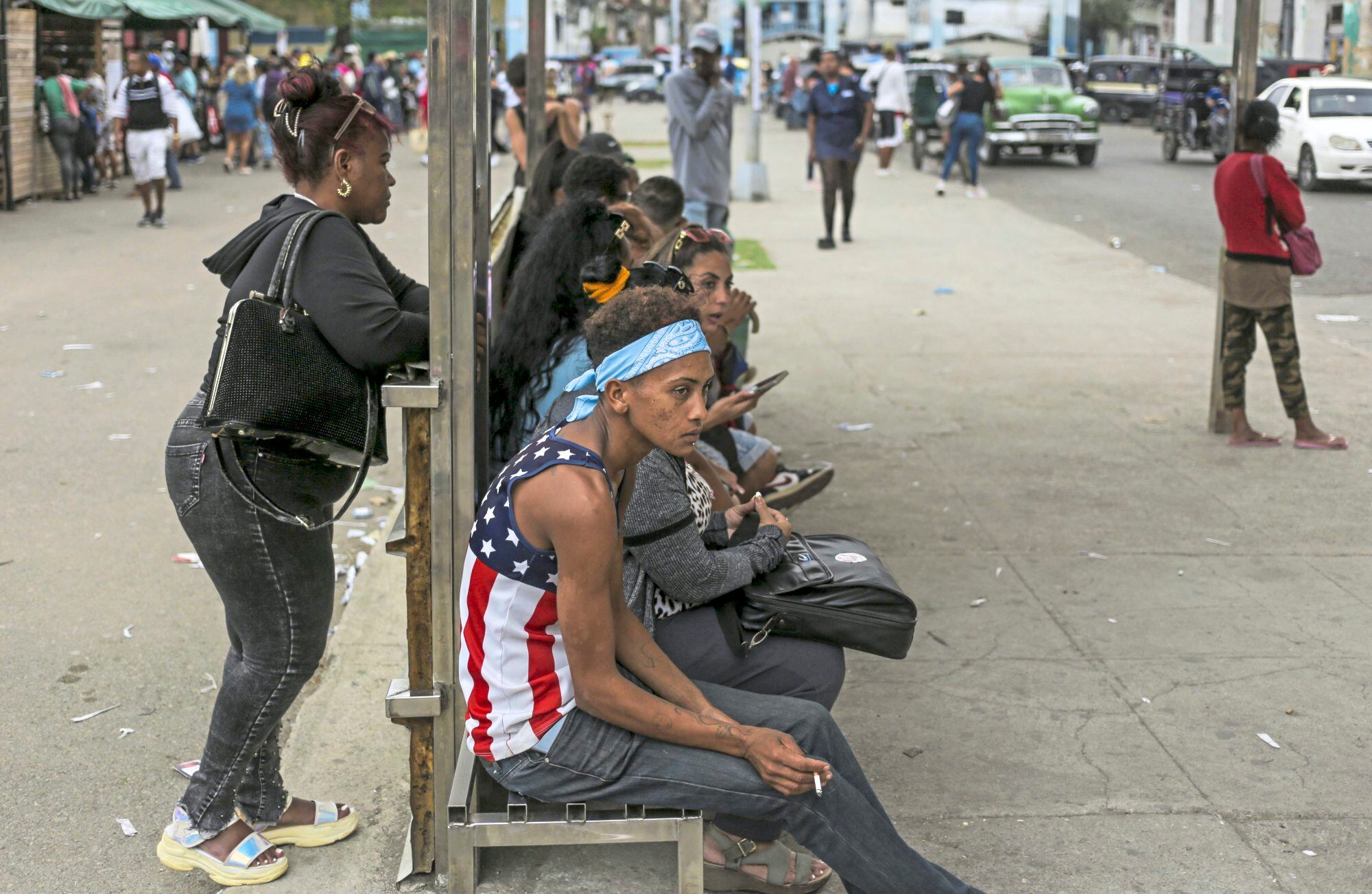 Parada de autobús en La Habana, Cuba, 2025. (Foto AP/Ariel Ley)