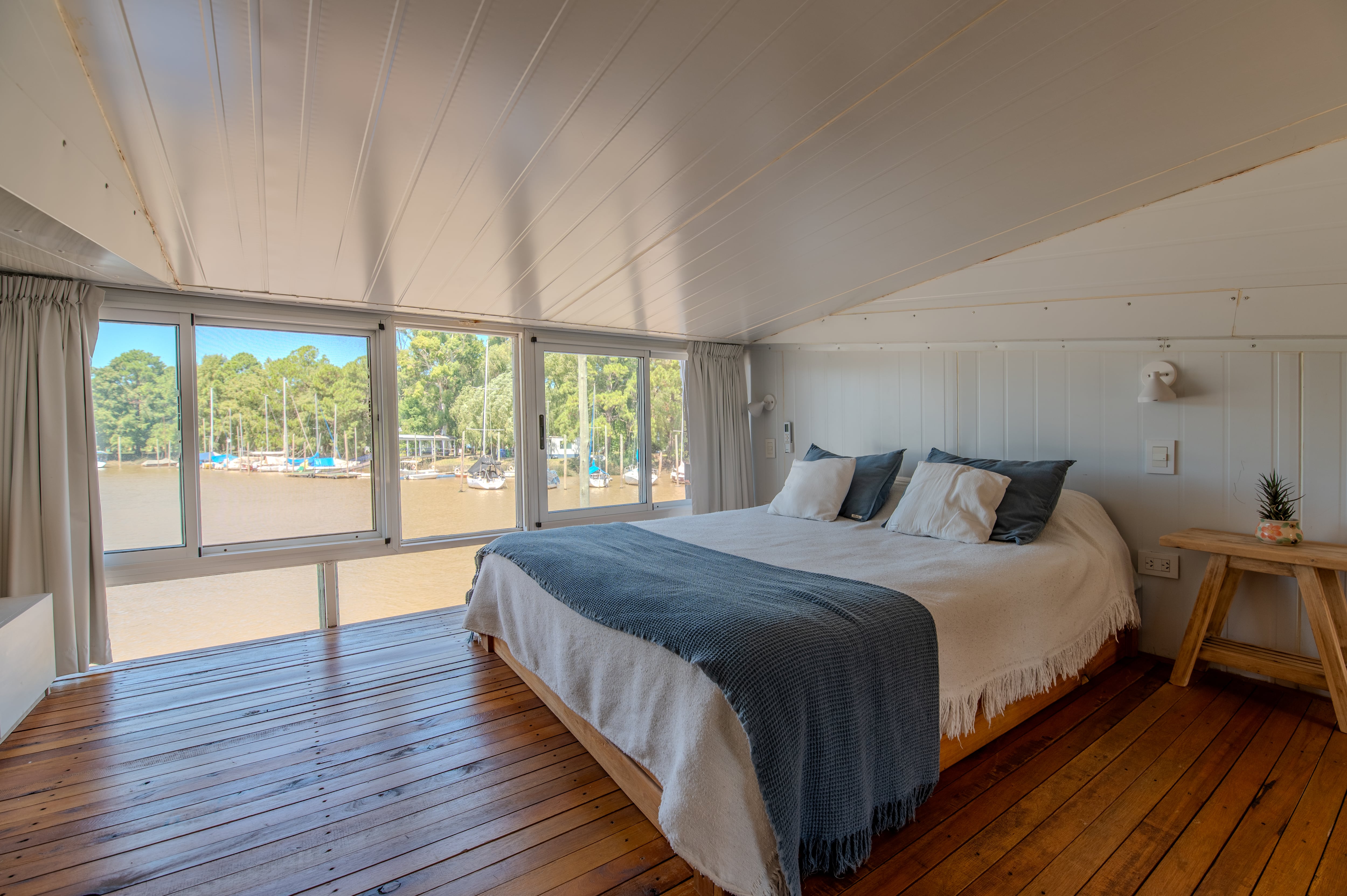 Los planes aquí son simples: puede haber deportes y salidas por la zona, pero muchos eligen simplemente descansar y contemplar el paisaje