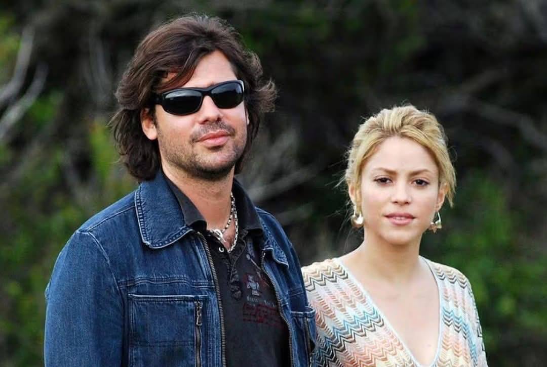 Apenas comenzó la relación, Antonio de la Rúa dejó el trabajo con su padre y pasó a ser manager de Shakira