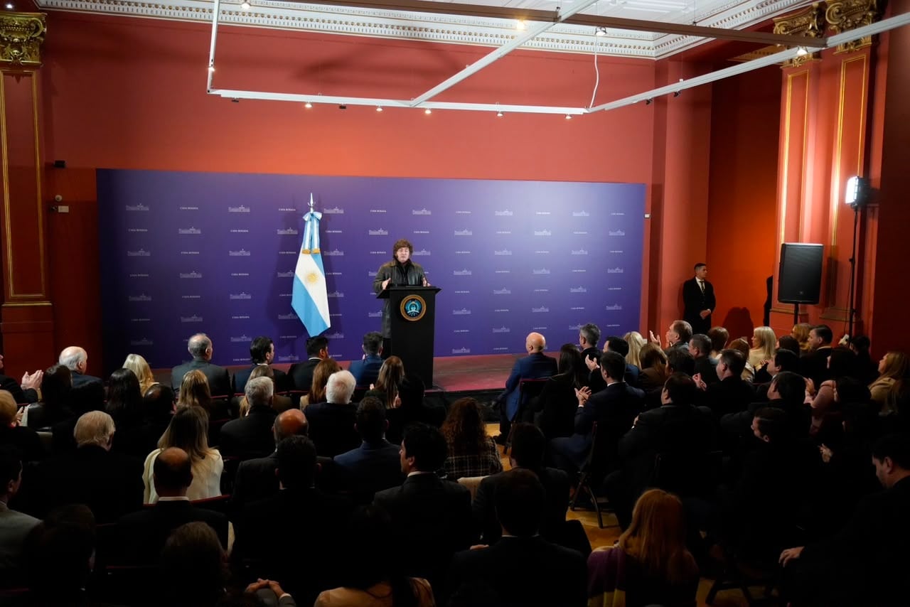 Para dejar atrás el caso Adorni, el Presidente reunió a los legisladores oficialistas en la Casa Rosada y fijó las nuevas prioridades