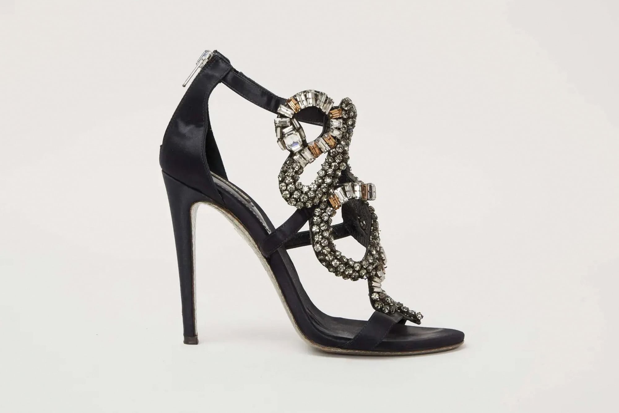 Sandalias Roberto Cavalli: entre US$100 y US$200