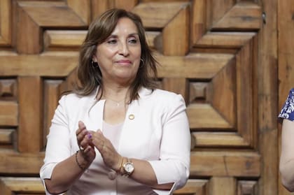 Tres claves para entender el “caso Rolex” por el que allanaron la casa de la presidenta de Perú, Dina Boluarte