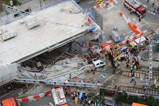 3 muertos en Corea del Sur tras un derrumbe durante la demolición de un paso elevado