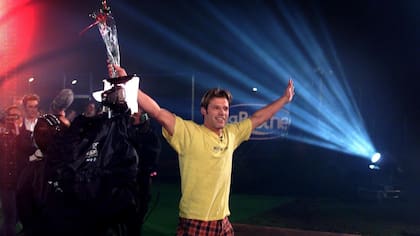 30 de diciembre de 1999. En Países Bajos, Bart Spring In't Veld se convierte en el primer ganador de la primera edición de Gran Hermano