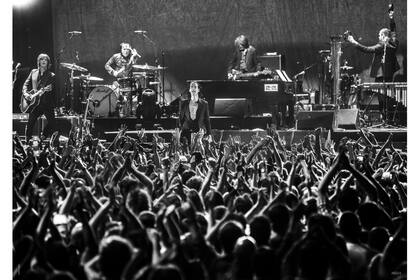 Nick Cave and The Bad Seeds volvieron a tocar en Buenos Aires luego de dos décadas y dieron un recital arrollador en el Estadio Malvinas Argentinas. CABA, 10 de octubre de 2018. Foto: Leandro Álvarez