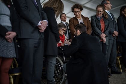 30/08/2023 El presidente de Chile, Gabriel Boric, junto a familiares de las víctimas de desapariciones forzadas a 50 años del golpe de Estado POLITICA INTERNACIONAL PRESIDENCIA DE CHILE