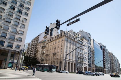 Con el tiempo, el edificio no generaba las rentas esperadas, ya que, aunque tenía valor histórico, contaba con instalaciones muy viejas