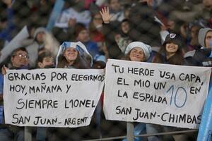 En el deslucido triunfo 1-0 ante Honduras, un dolorido Lionel Messi se llevó todas las miradas