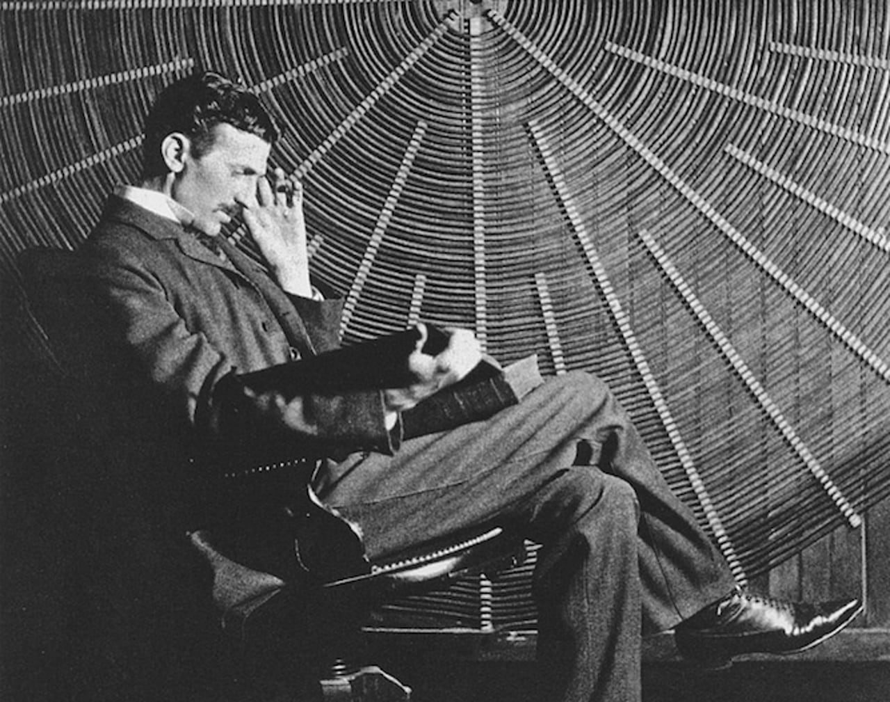 A lo largo de su vida Nikola Tesla reflexionó sobre la vida y la asoció a la ciencia