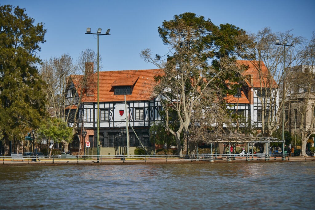 Otro plan imperdible: conocer el Rowing Club Argentino