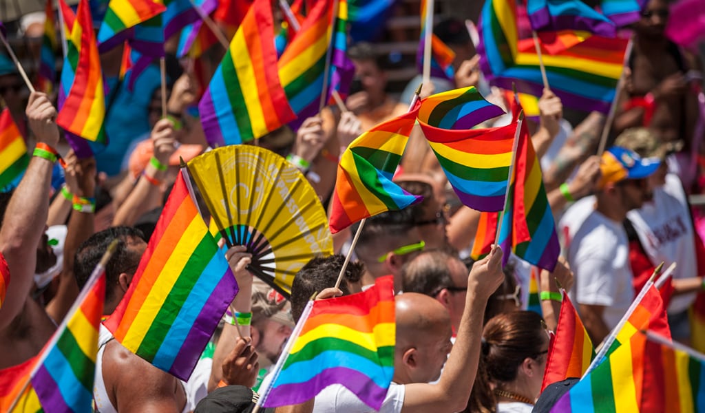 La bandera LGBT suele ser el protagonista en las marchas del Orgullo que se hacen en todo el mundo