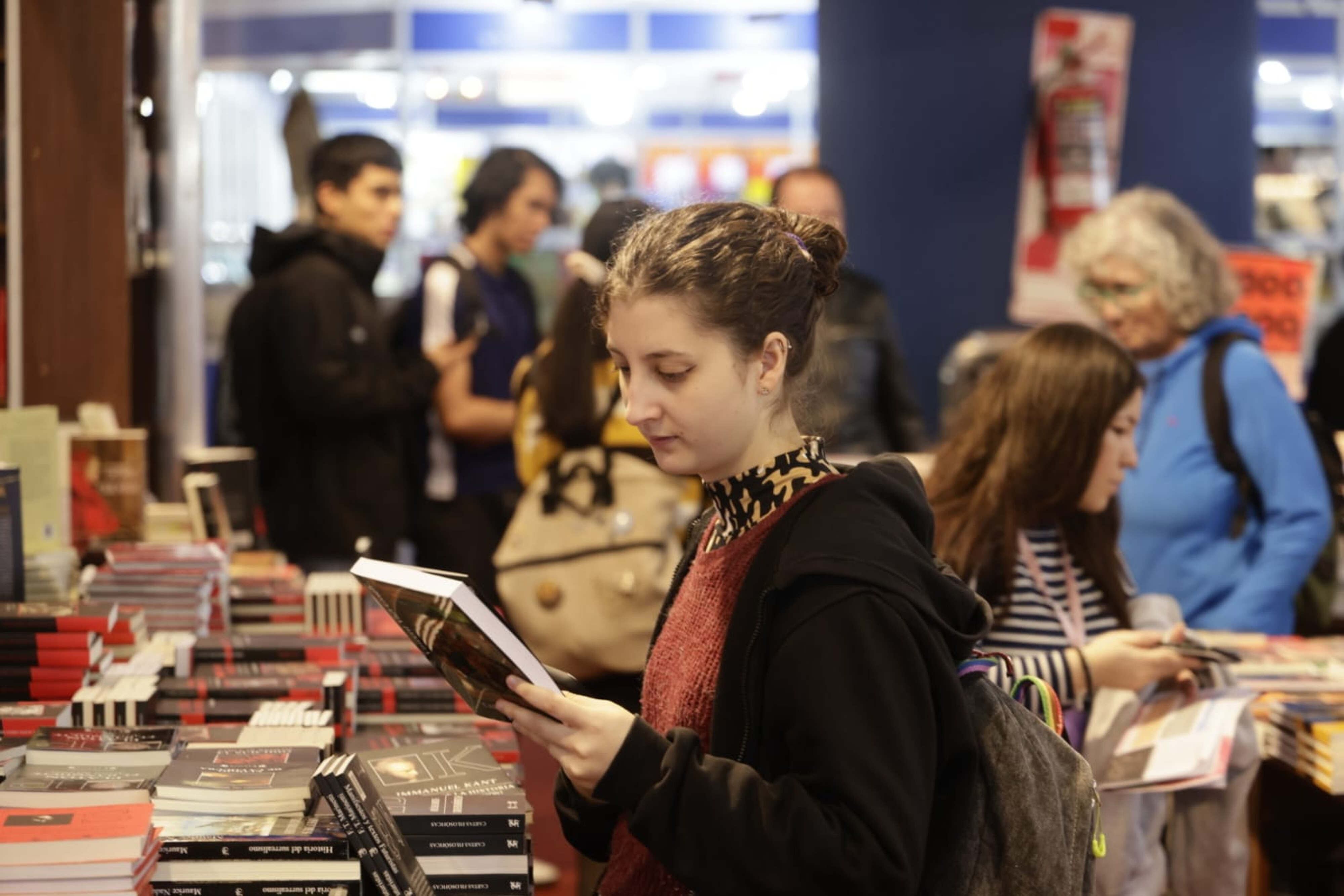 Feria del Libro: un presupuesto ajustado al bolsillo del lector y lo que hay que saber de la agenda de hoy