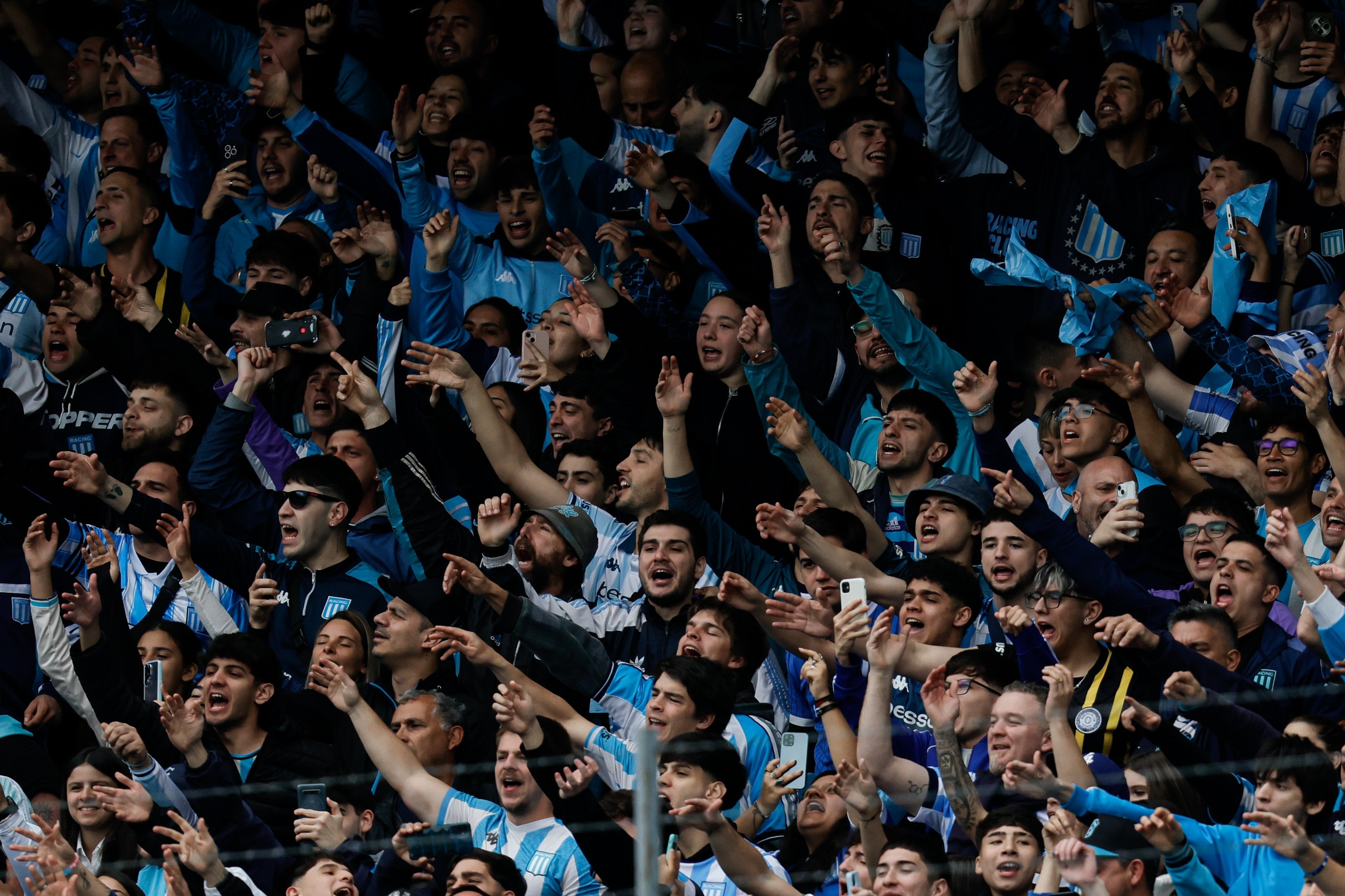 Ferro venció a Racing de Córdoba y quedó a un paso de la final por el ascenso
