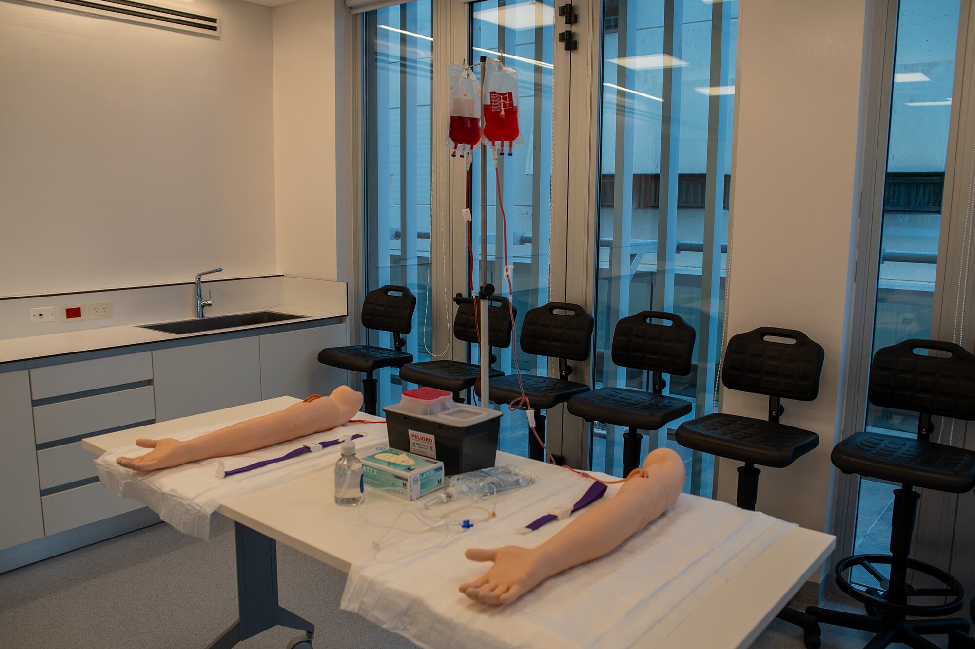 La incorporación de IA plantea un nuevo desafío: entrenar a los médicos para saber cuándo confiar en una recomendación y cuándo cuestionarla