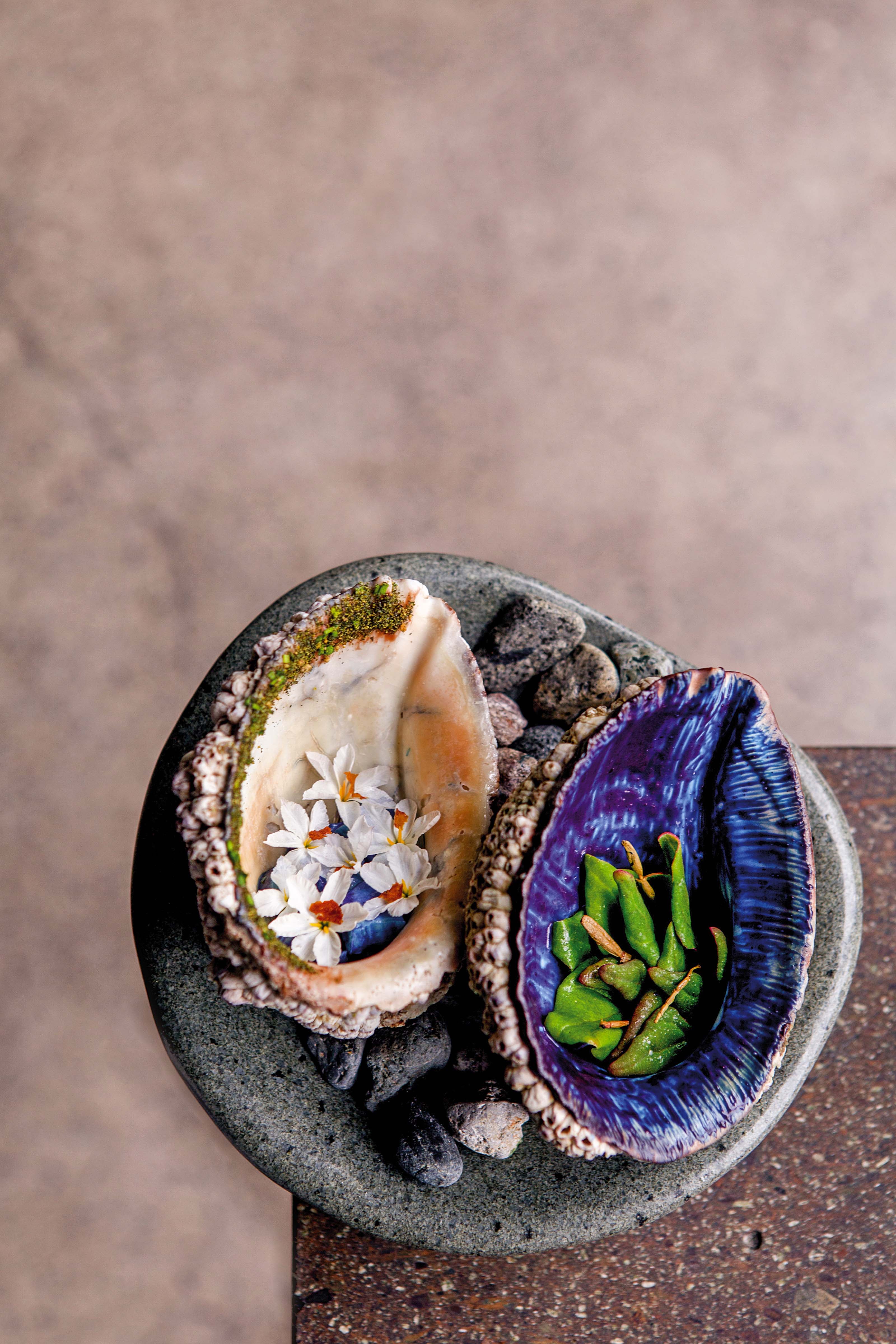 Los platos de Boragó son muy coloridos, indescifrables y deliciosos
