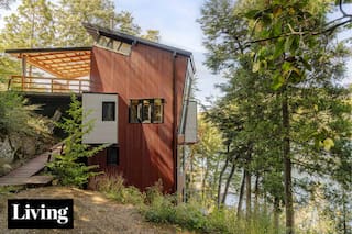 Apoyada en la roca, esta casa es el sueño cumplido de un arquitecto idealista