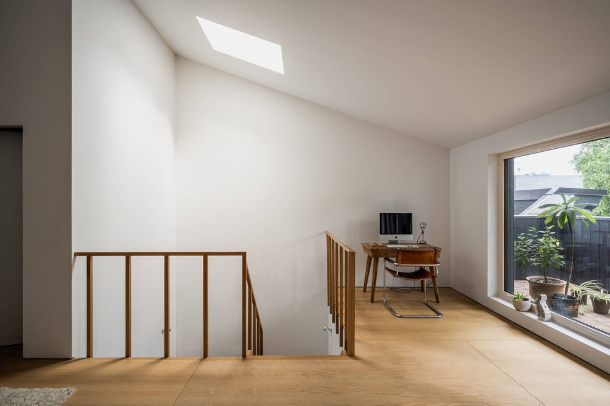 Una casa de espacios amplios y sustentable