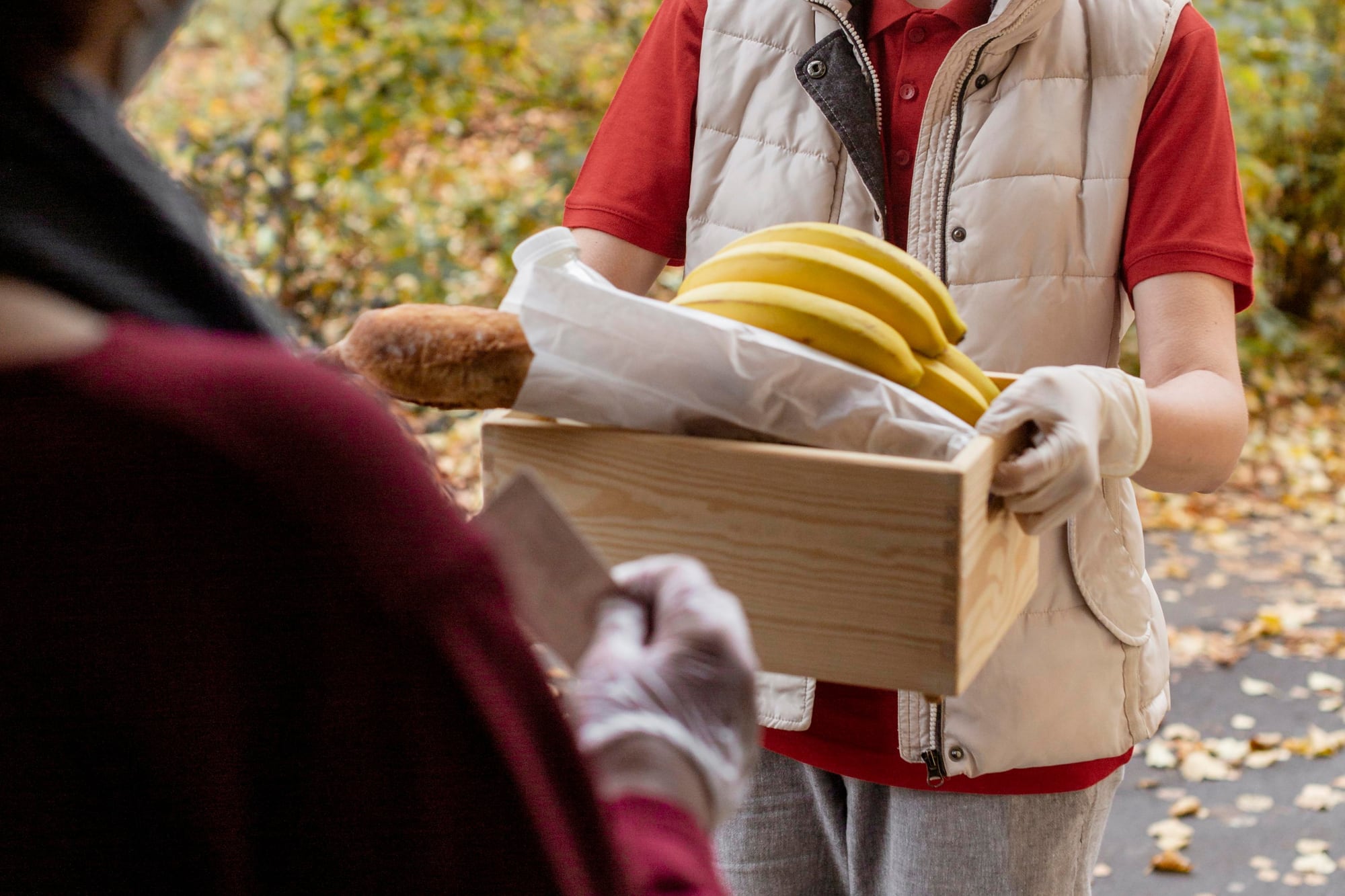 Las organizaciones ofrecerán productos frescos, comidas calientes y apoyo nutricional para familias vulnerables