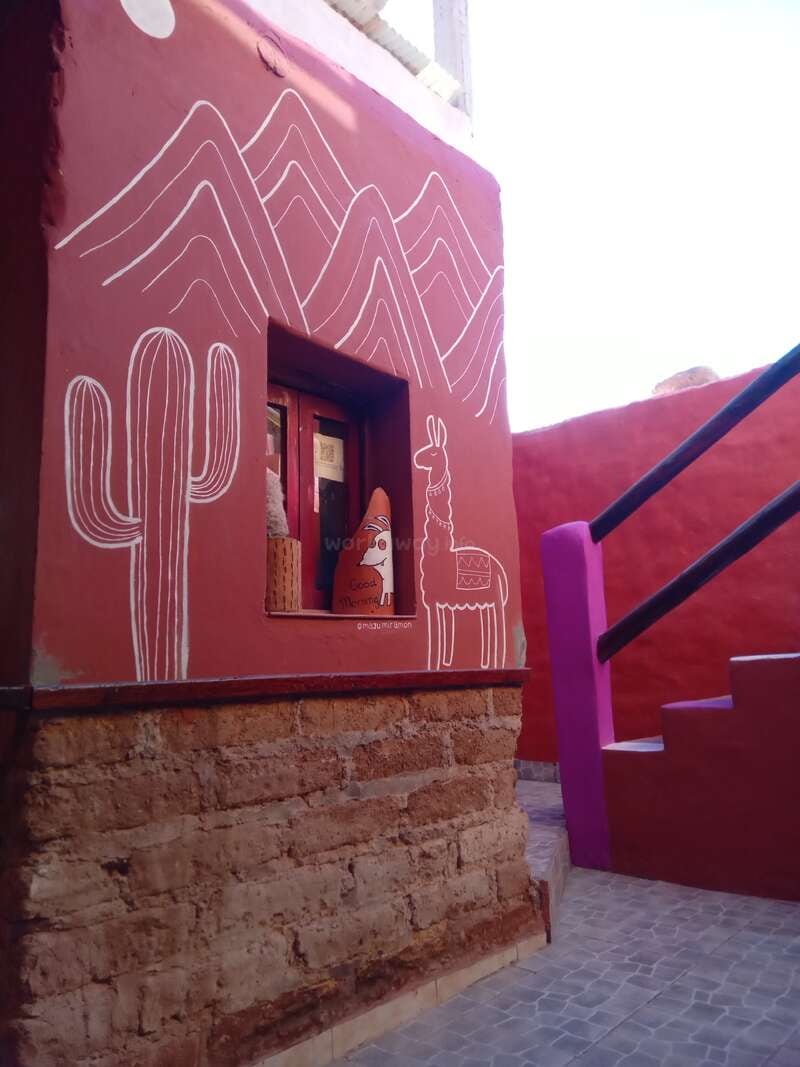 El hostal se halla en Tilcara y ofrece techo a cambio de 15 horas de trabajo semanales